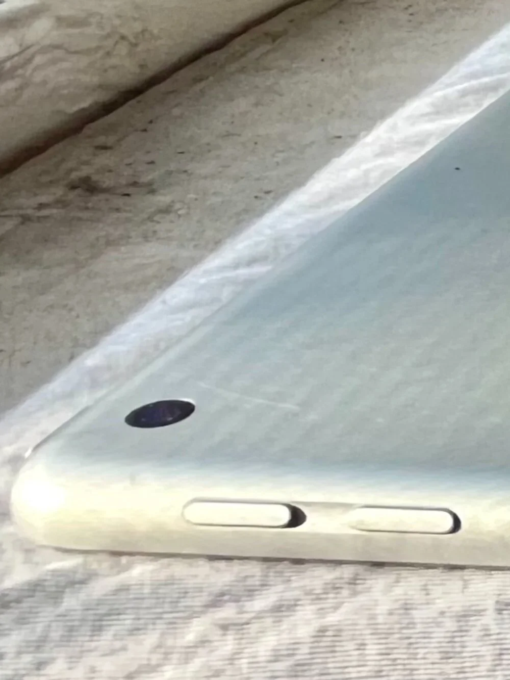 Apple iPad 6th Generation – 128GB – Very Good Condition — $125 OBO